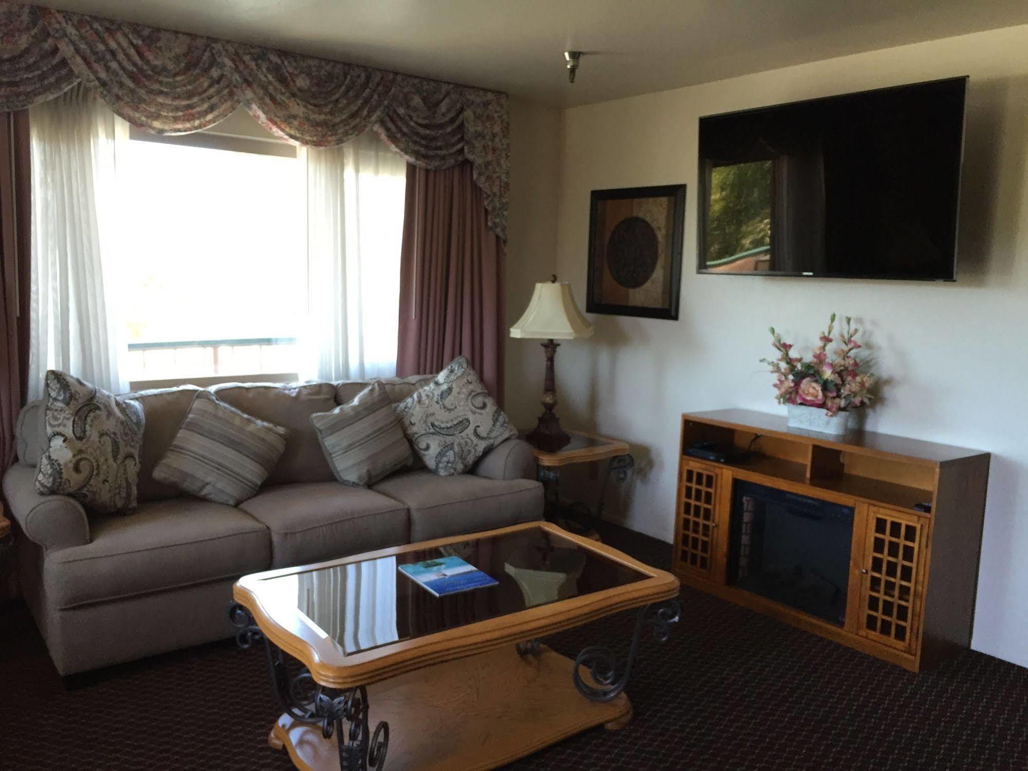 Oakridge Inn Oak View Εξωτερικό φωτογραφία