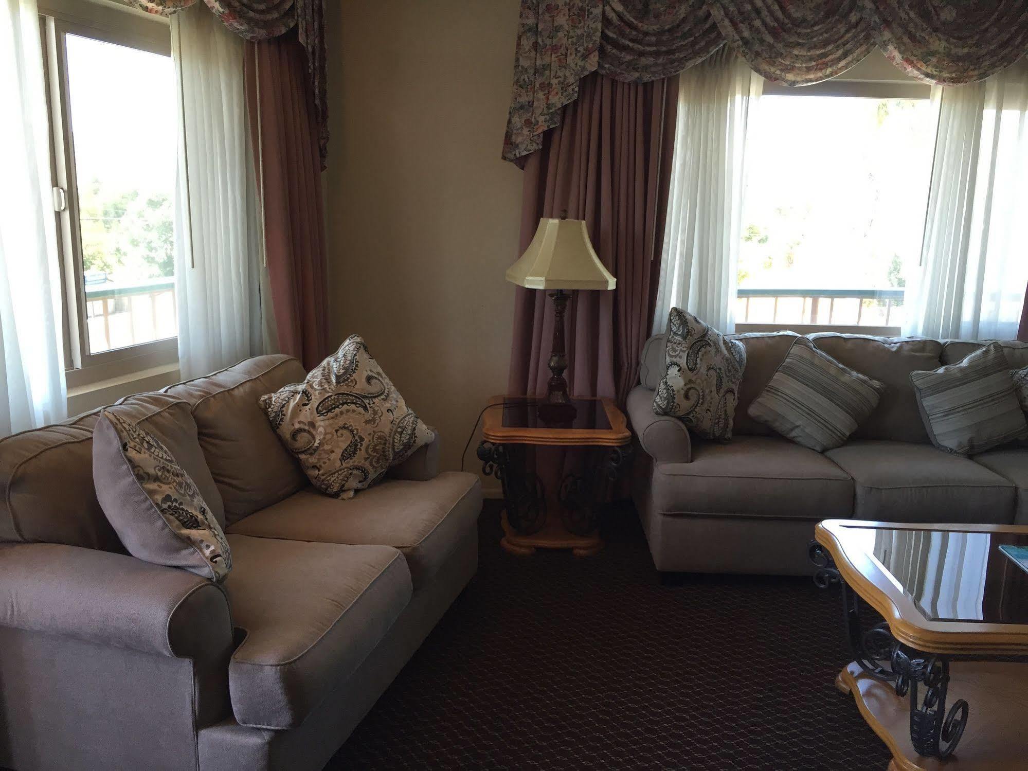 Oakridge Inn Oak View Εξωτερικό φωτογραφία